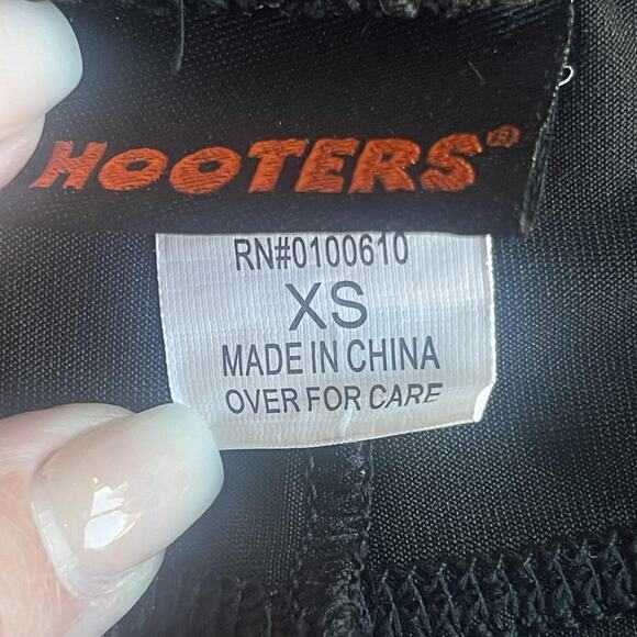 Hooters Shirt Shorts Set Womens XS White Black Glass City Toledo OH Tank Slogan - Picture 2 of 10